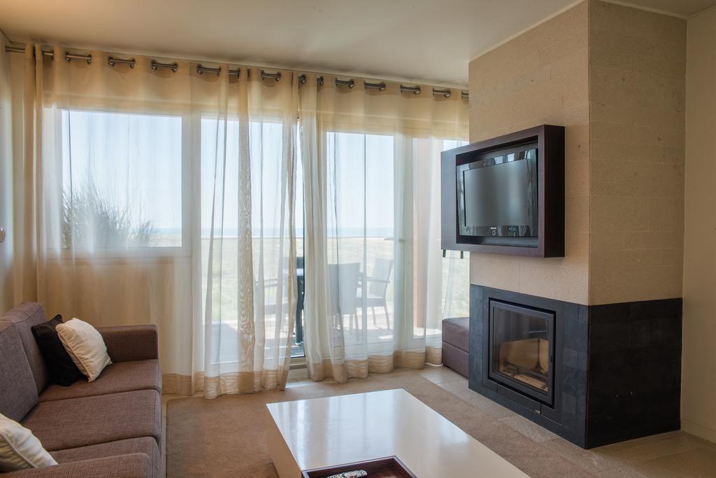 One-Bedroom Apartment with Sea View